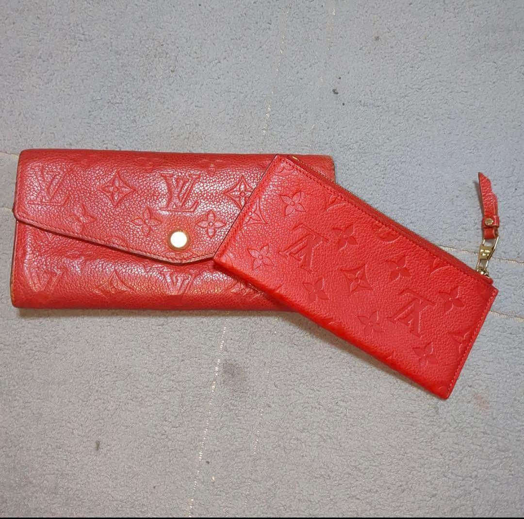 ルイ・ヴィトン エンボス加工 レッド長財布