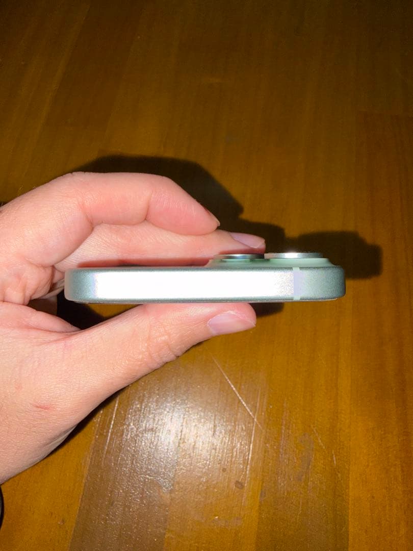 SIMフリー箱付き iPhone15 256GB グリーン