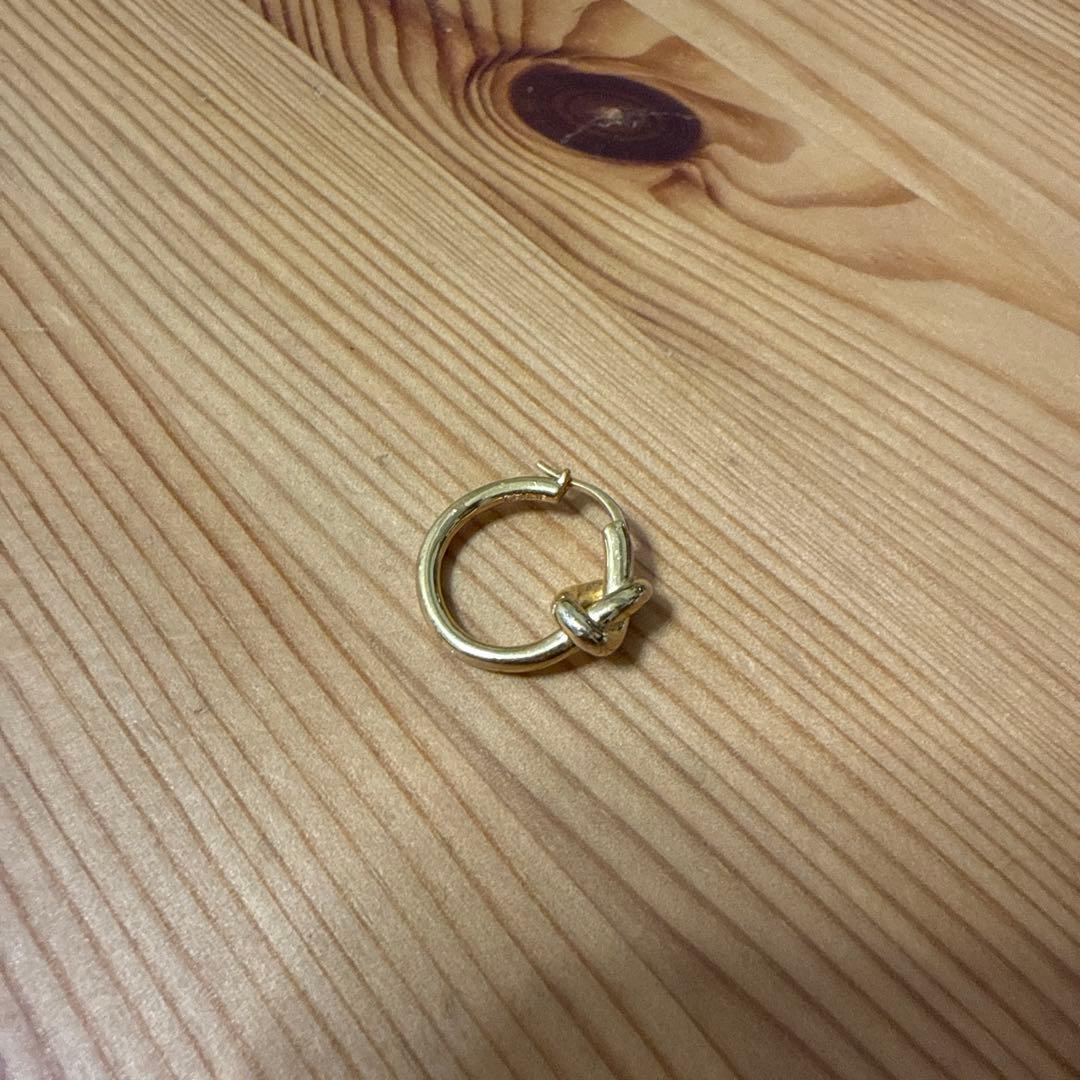 セリーヌ　ピアス片耳