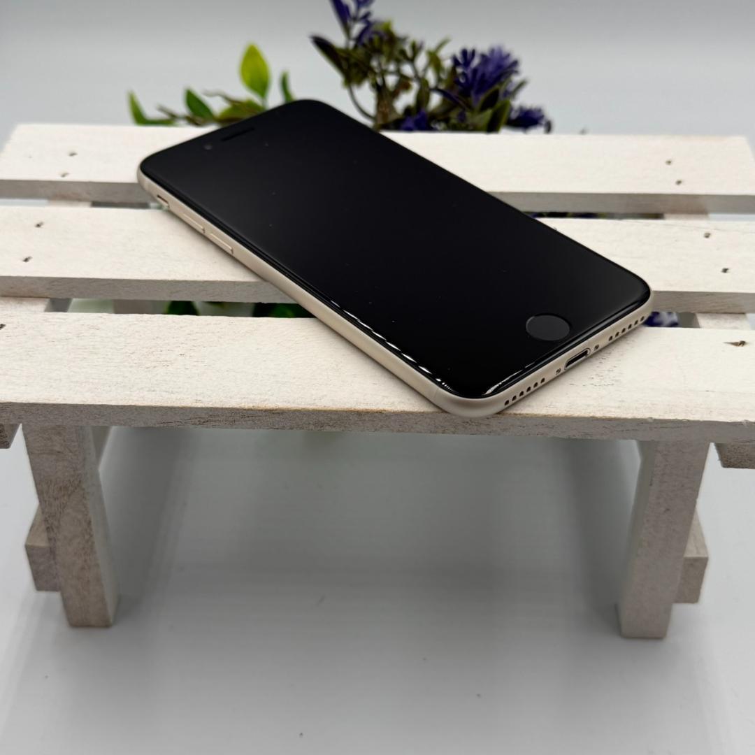 【美品】iPhone SE第3世代 64GB スターライト 416