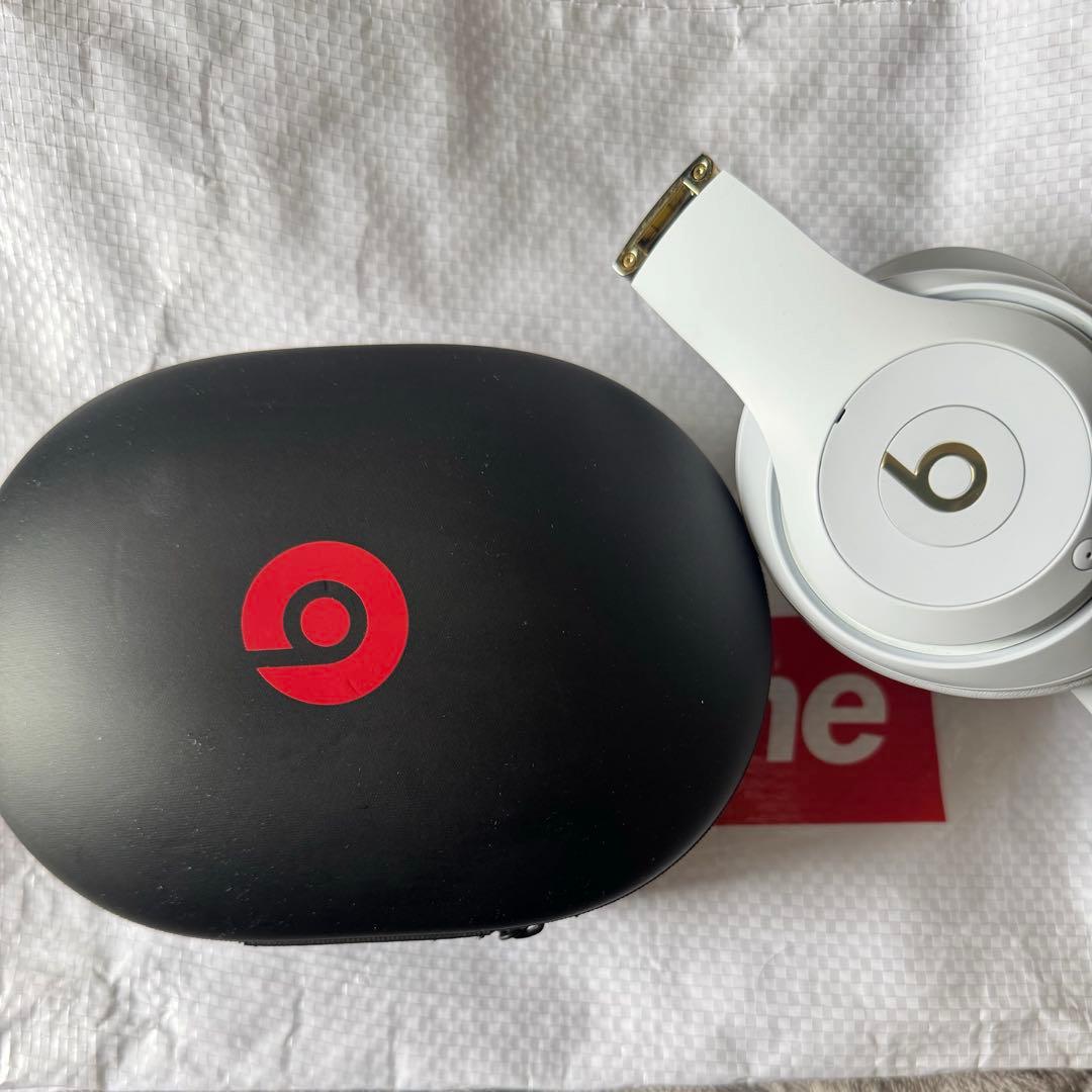Beats studio3ワイヤレスヘッドホン ホワイト