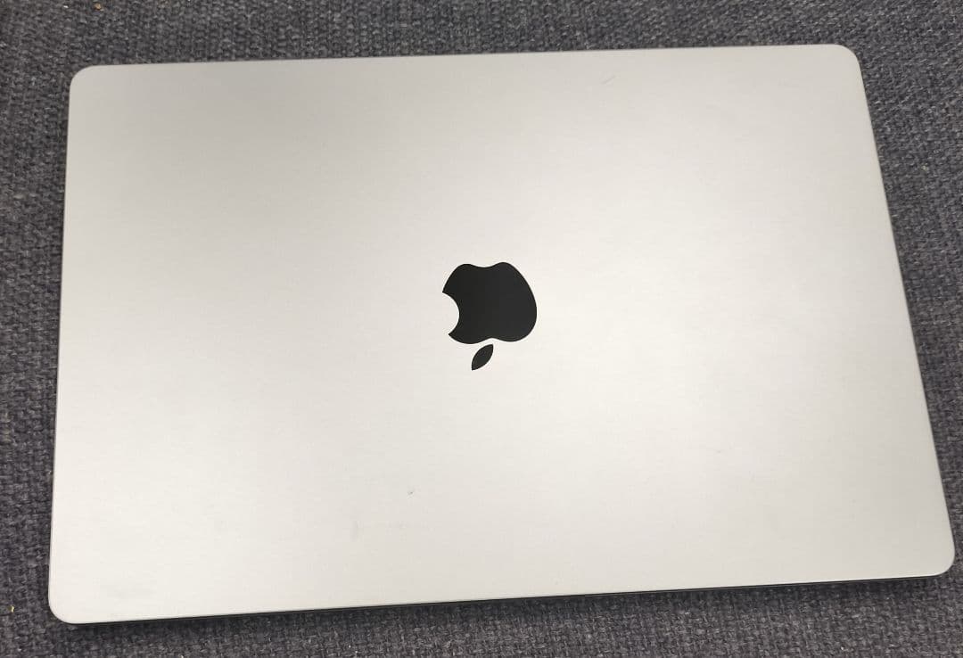 2024 MacBook Air M3チップ、15インチ