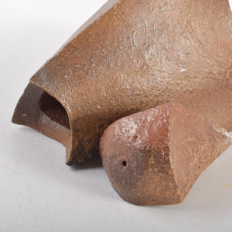 kuro　備前焼　山下譲治作　三つ足　花器　共箱　V　5517C