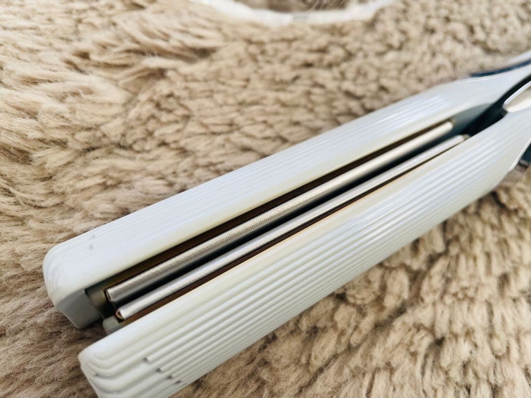 ReFa ストレートアイロン 美品 保証残10ヶ月 スタンド•キャップ付き