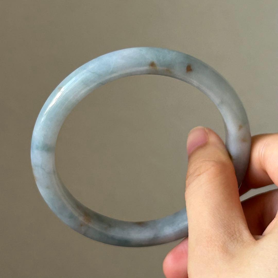 本翡翠バングル　ミャンマー産　みずみずしい　お買い得