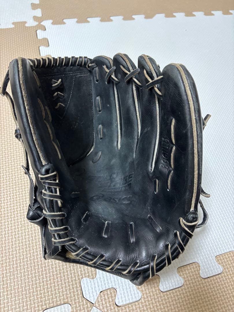 asics 投手用右投げ　グラブ