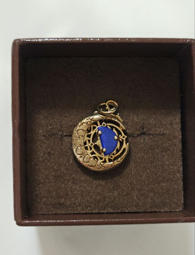 agete K5ラピスラズリチャーム