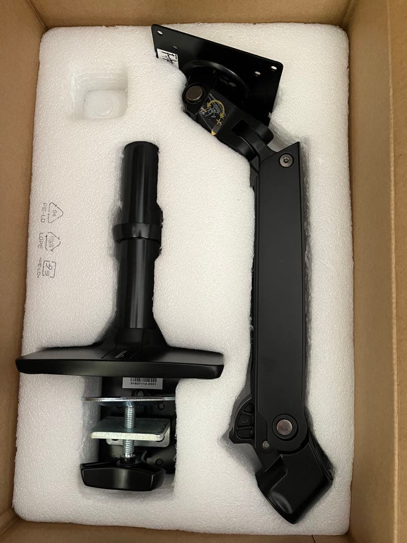 amazon basics シングルモニター取り付けアーム ブラック