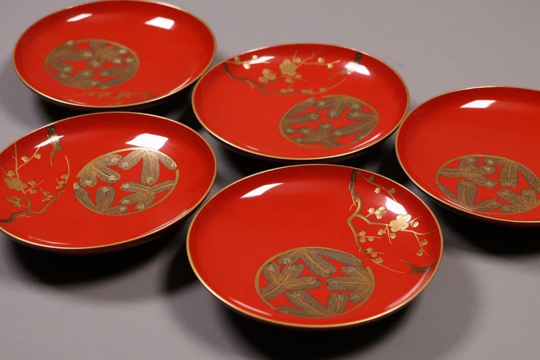 【CM246】時代木製漆器 松竹梅 金蒔絵 朱塗 引盃 五客 木製漆器 小皿 杯