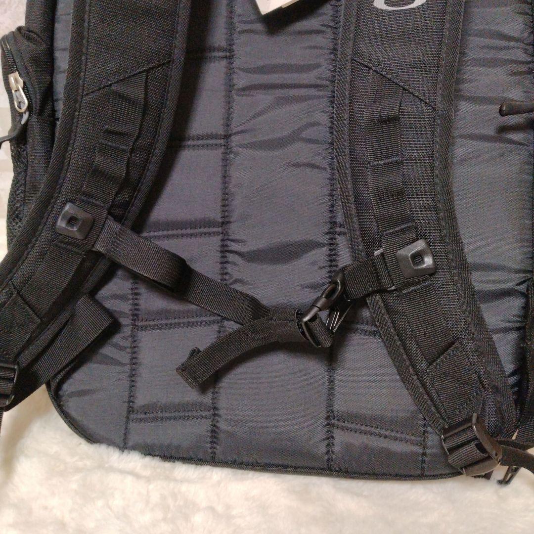 未使用 OAKLEY ノートPCリュックarchive 大容量 マルチポケット