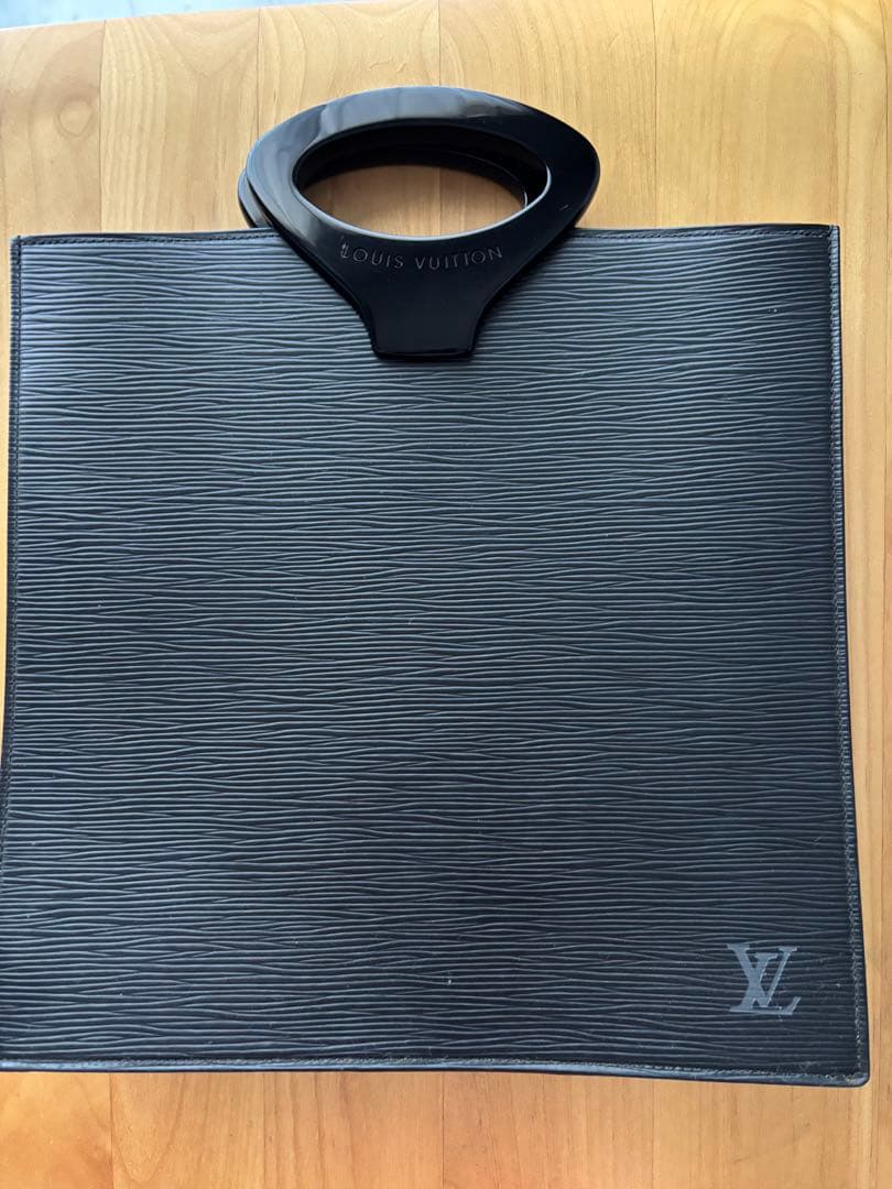 ヴィトン エピ ハンドバッグ