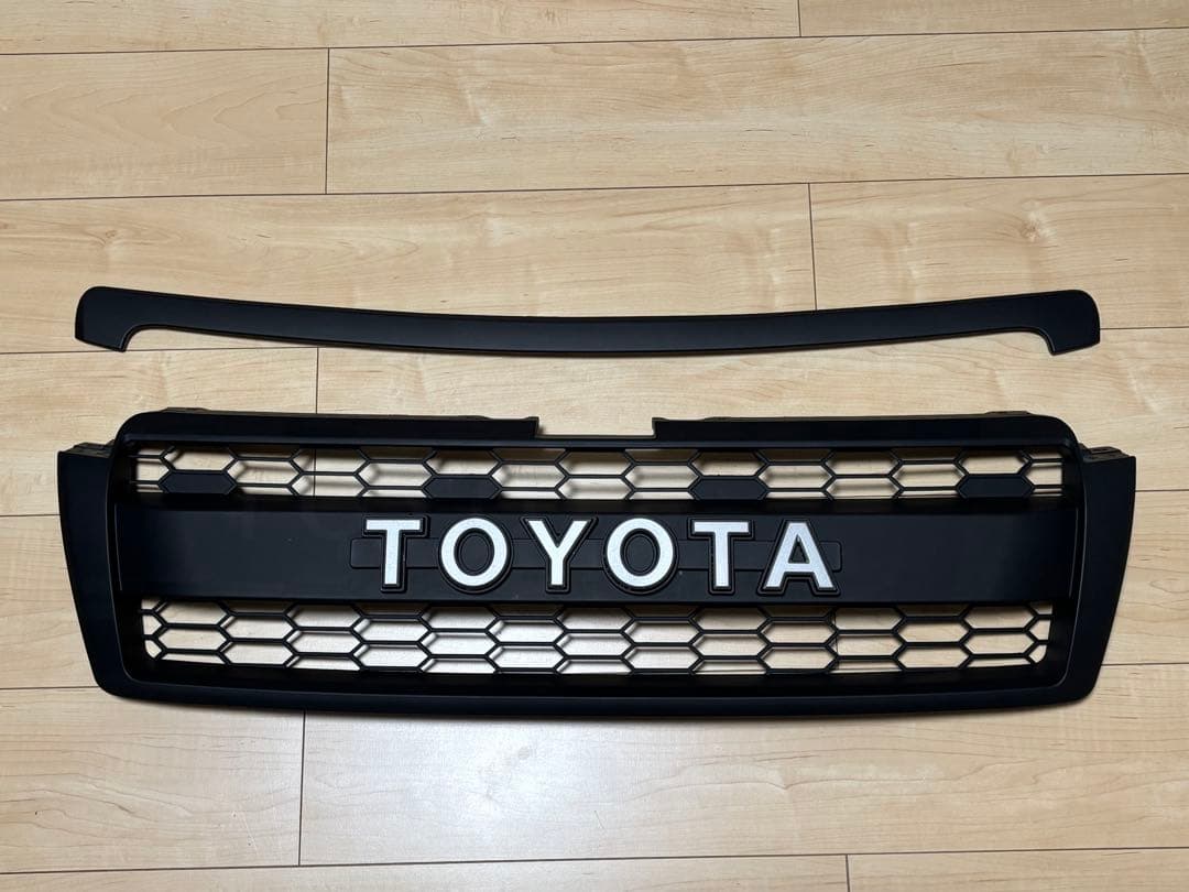 プラド　150 前期　グリル TOYOTA エンブレム