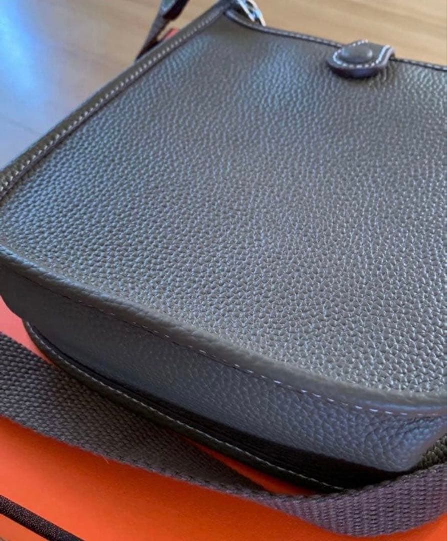 新品未使用 ショルダーバッグ ショルダーストラップ Hパンチング 高級革