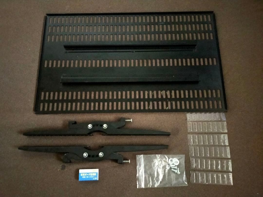 壁美人 ホチキス留め石膏ボード専用テレビ壁掛金具TI3000L ブラック