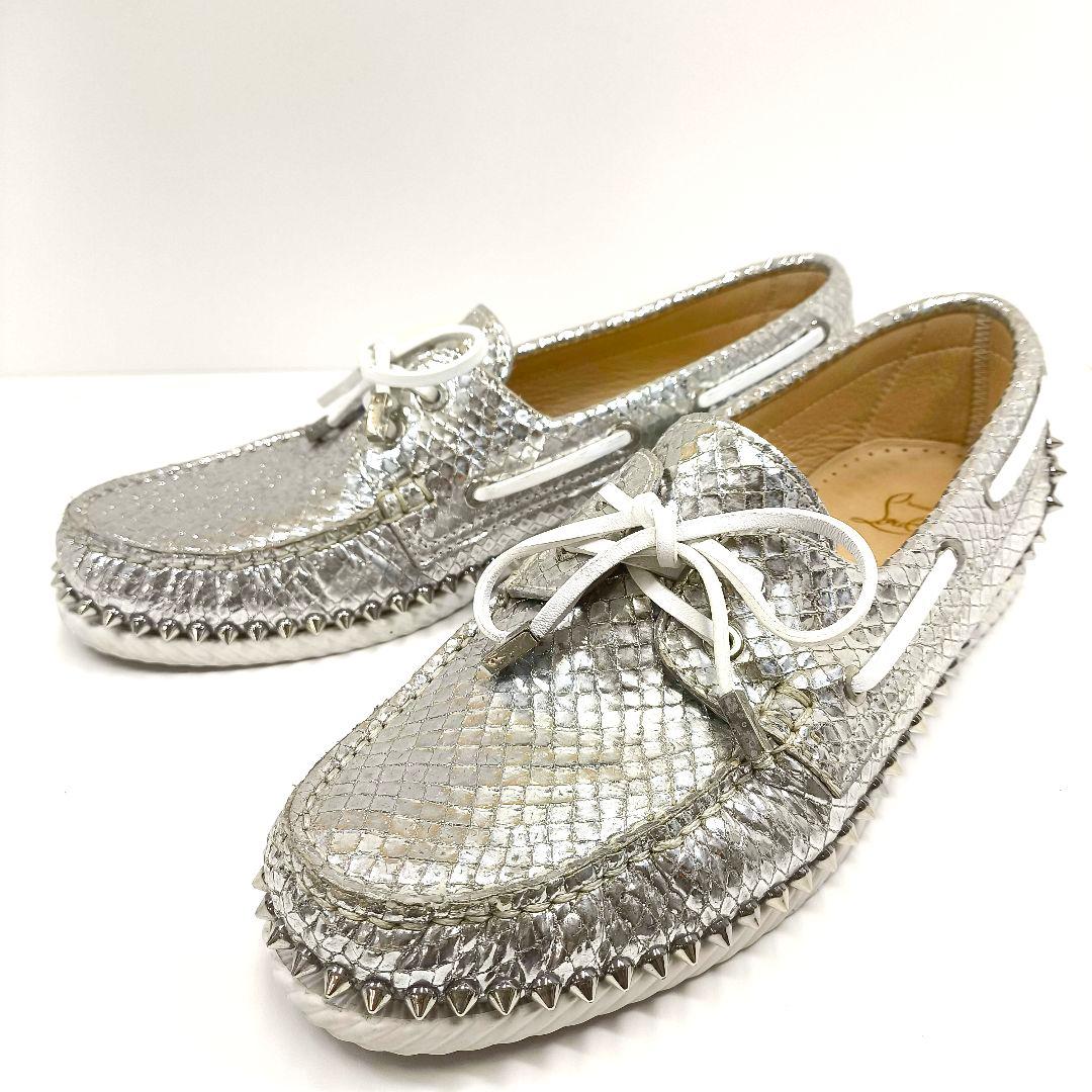美品 42 クリスチャンルブタン スタッズ デッキシューズ シルバー