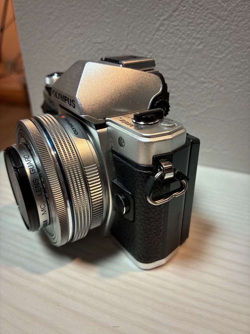 OLYMPUS OM-D E-M10 Mark II ダブルズームキット