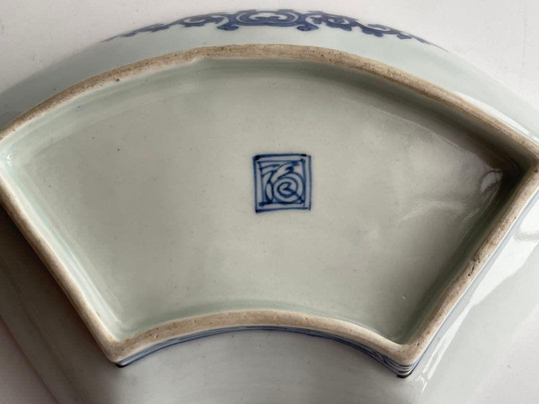 骨董　アンティーク　古伊万里　染付　窓絵　牛　山水　氷割　扇形　向付　変形皿　皿