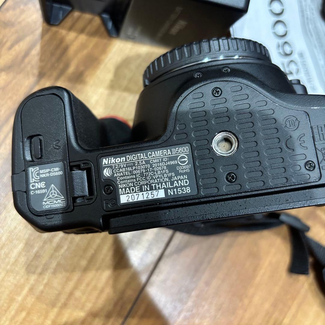 Nikon ニコンD5600 18-55mm + 70-300mm VR Kit
