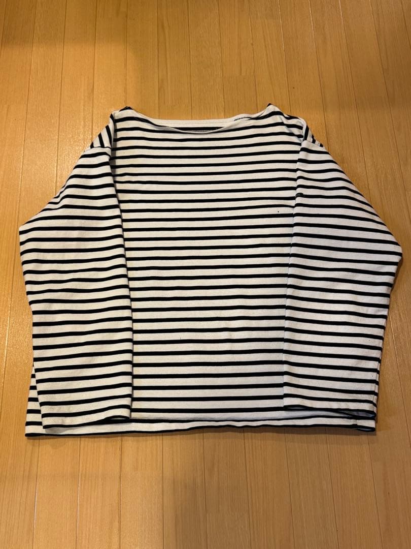 常田大希着用 OUTIL(ウティ) ボーダー柄 オープンネック 長袖Tシャツ