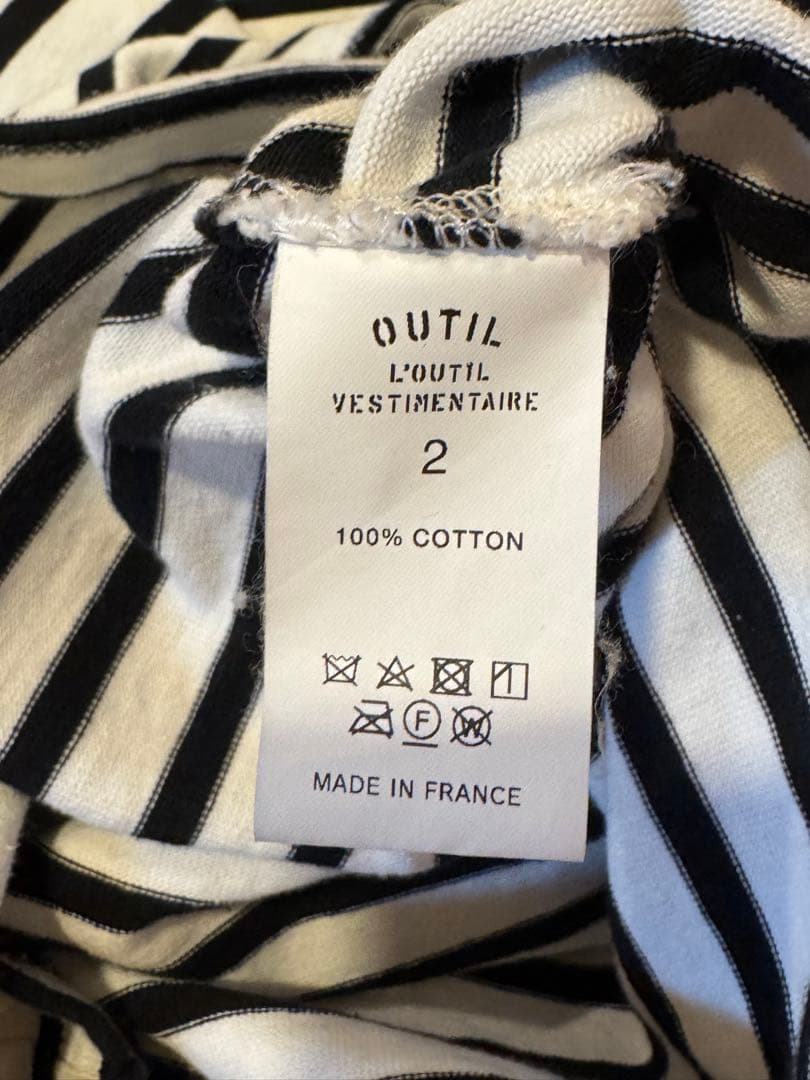 常田大希着用 OUTIL(ウティ) ボーダー柄 オープンネック 長袖Tシャツ