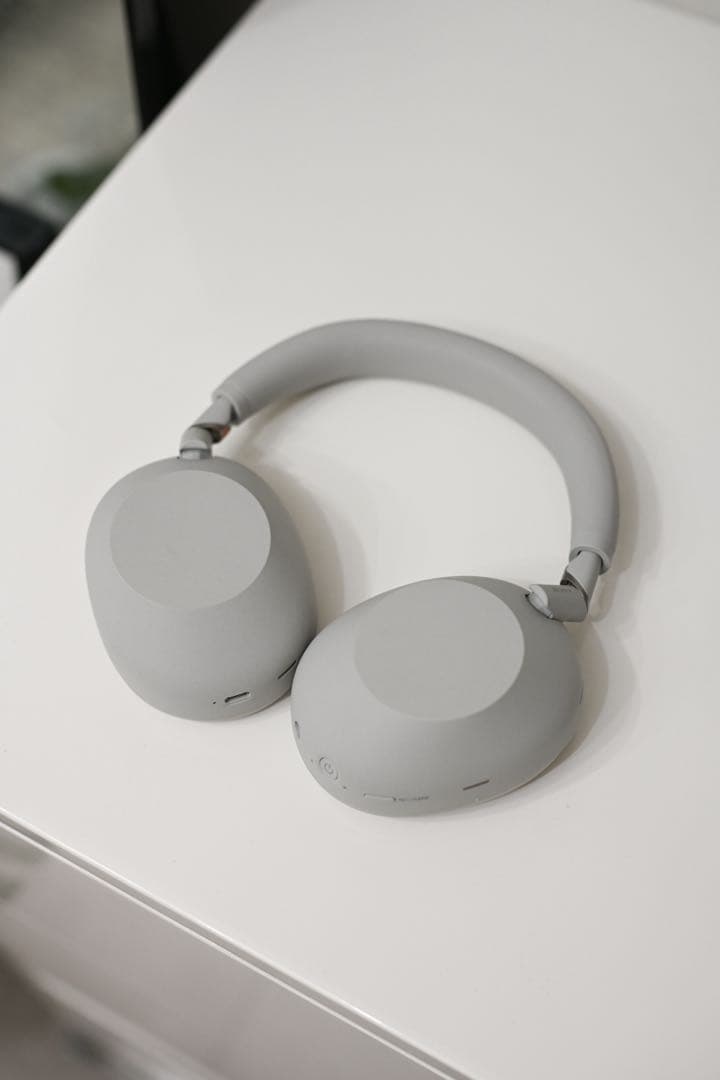 美品 WH-1000XM6 ソニーヘッドホン プラナチナシルバー