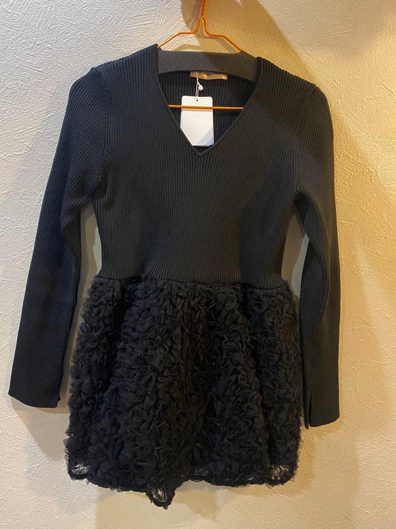 アプワイザーリッシュ　ぺプラムニットトップス 新品未使用