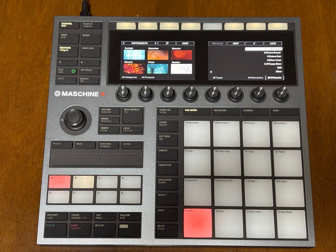 MASCHINE＋plus(ガイドブック付）Native Instruments