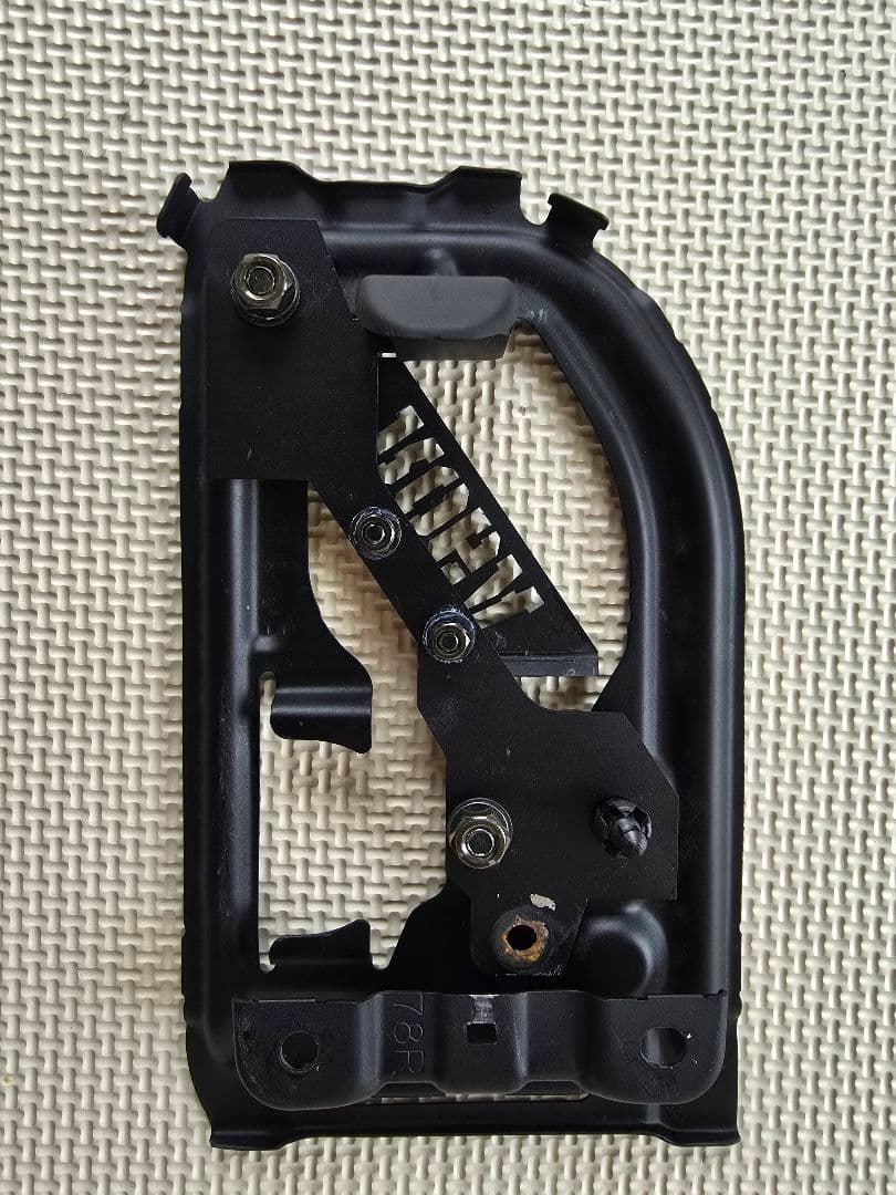 JB64ジムニー用 R06A刻印式スケルトン型燃料リッド