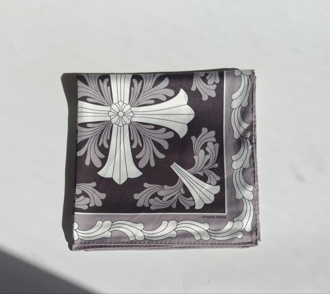 新品未使用　春物クロムハーツ　柄chクロス大判スカーフ100cm×100cm
