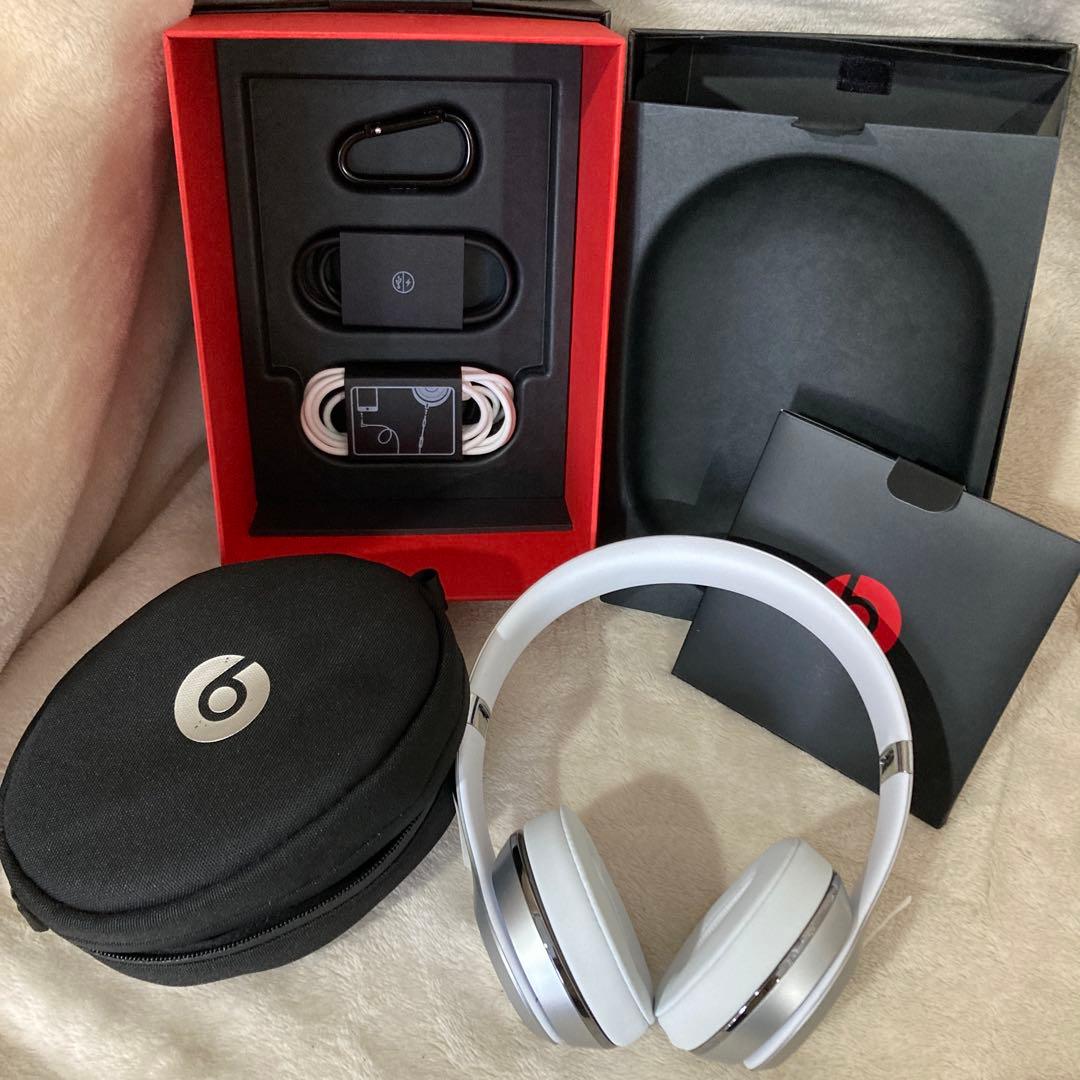 8)未使用beats solo3 wireless 特別版シルバー