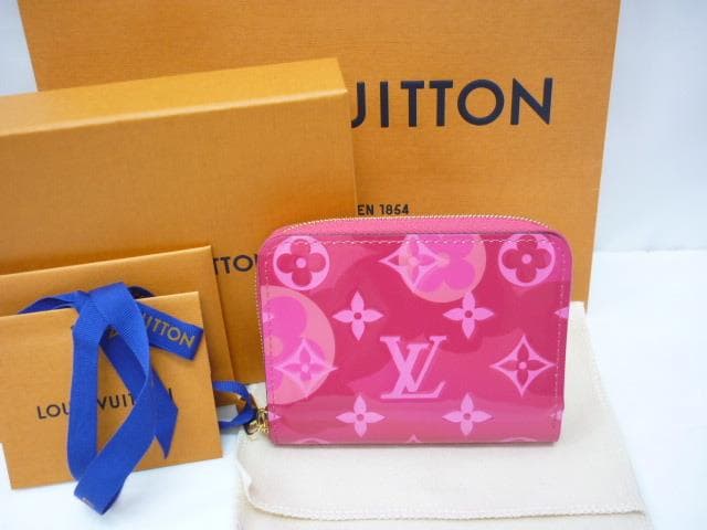 ヴィトン モノグラム ヴェルニ ジッピーパース フューシャ 財布　a