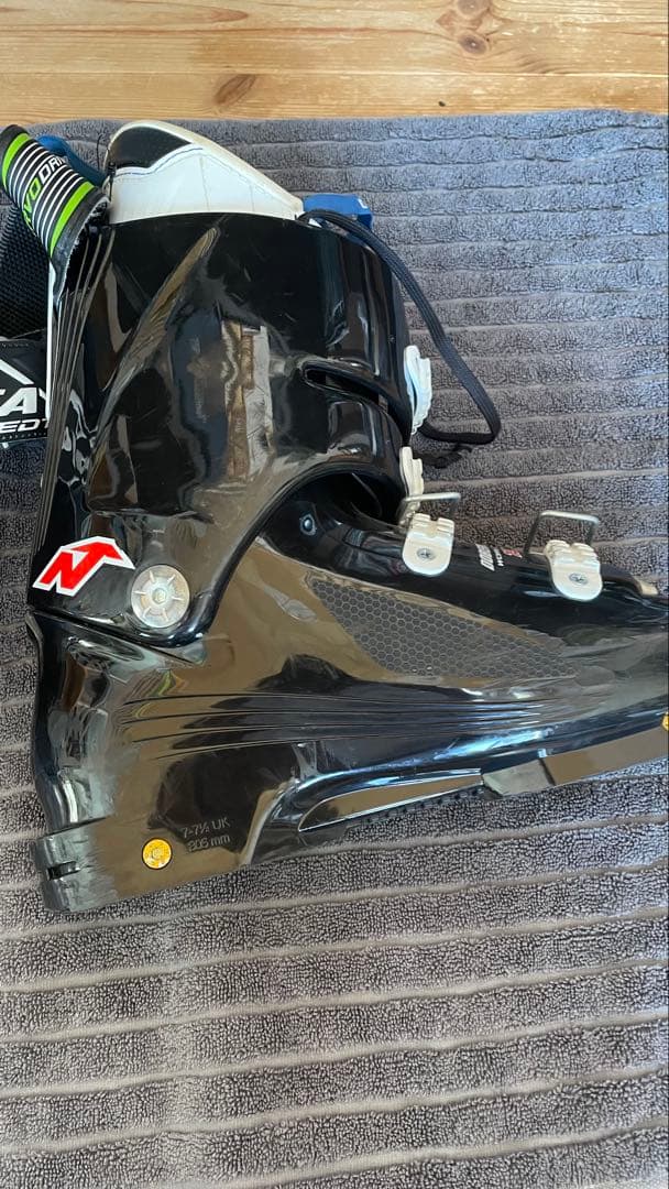 ノルディカ大人ジュニアスキーブーツスキー靴2525.5cm女性子供男性