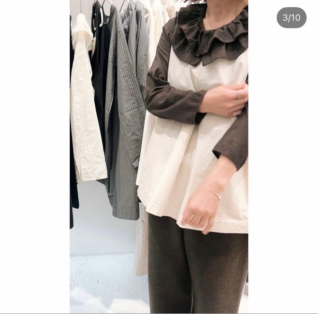 定価22,000円 新品タグ付き★yoli シンプルフリルブラウス オフホワイト