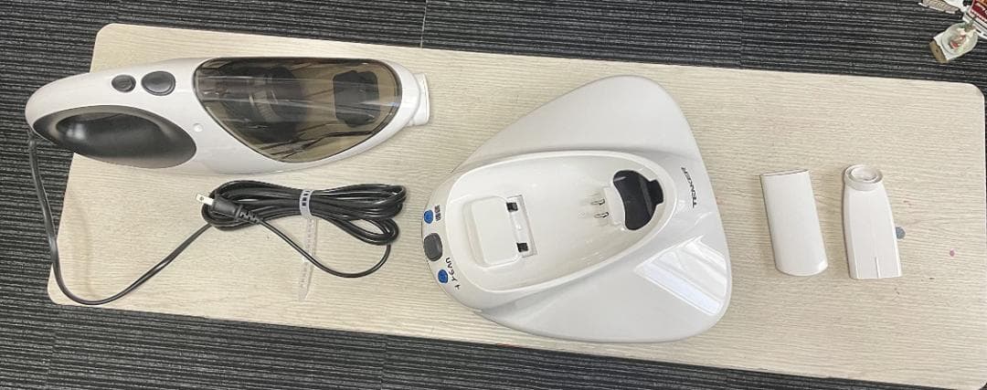 ふとんのダニやゴミをパワフルに吸引する8000回/分布団クリーナー