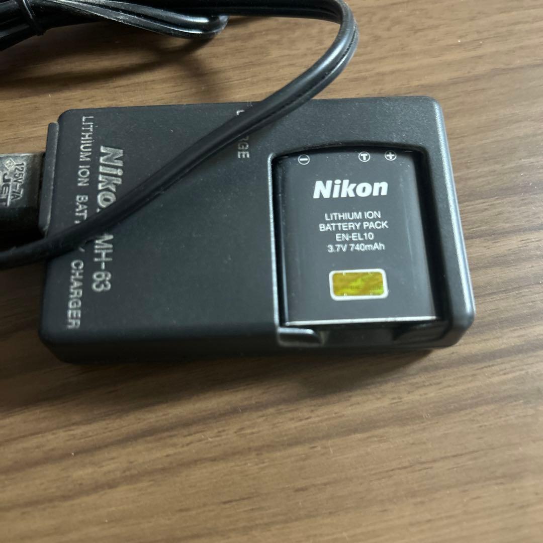 Nikon COOLPIX S600デジタルカメラ 充電器付き