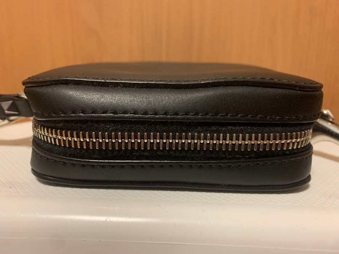 ヴァレンティノ VALENTINOレザーショルダーバッグ　美品