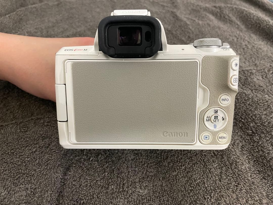 Canon EOS M ホワイト EF-M 15-45mm