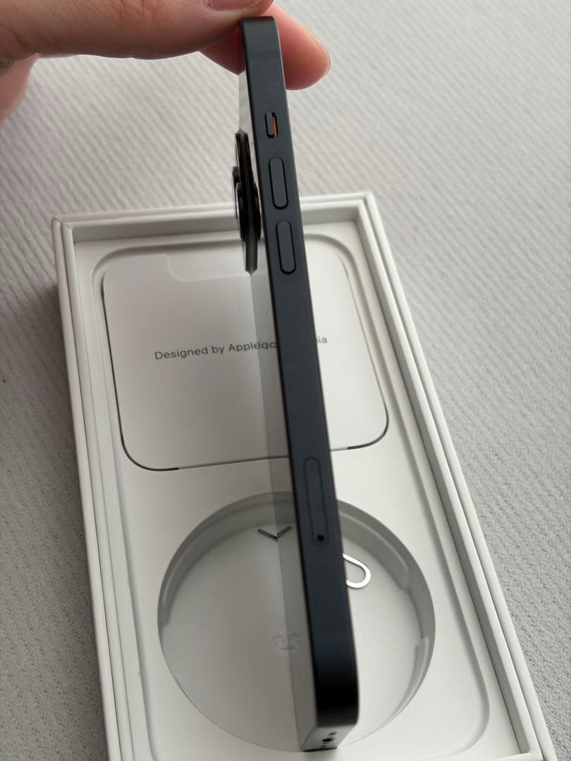 Apple iPhone 13 ミッドナイト　本体　SIMロックフリー　箱付き