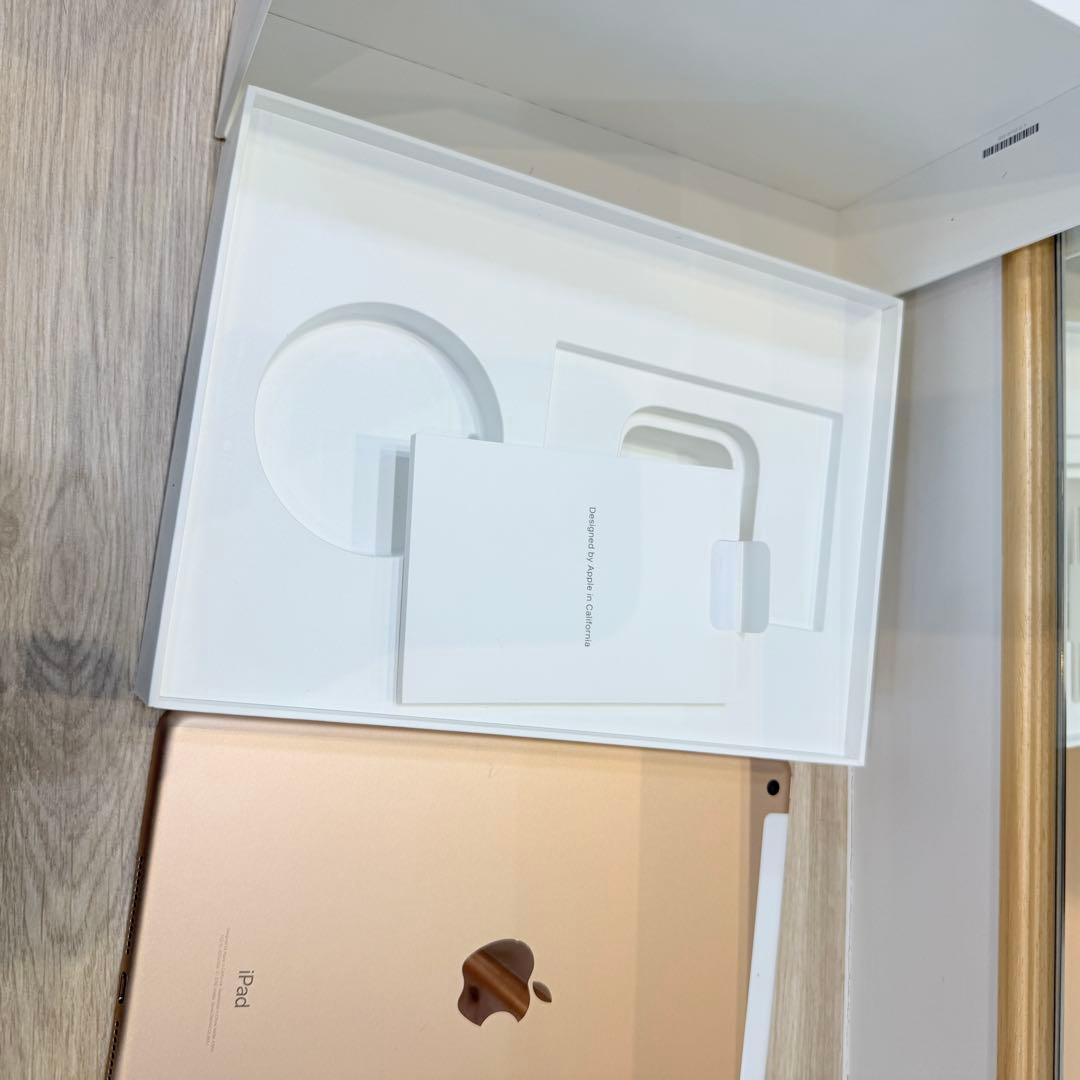 iPad 第6世代 ゴールド Wi-Fiモデル 32GB 4