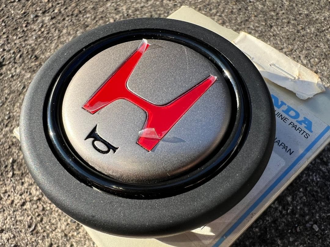 【未使用品】ホンダ NSX-R MOMO ステアリング用 ホーンボタン（純正）