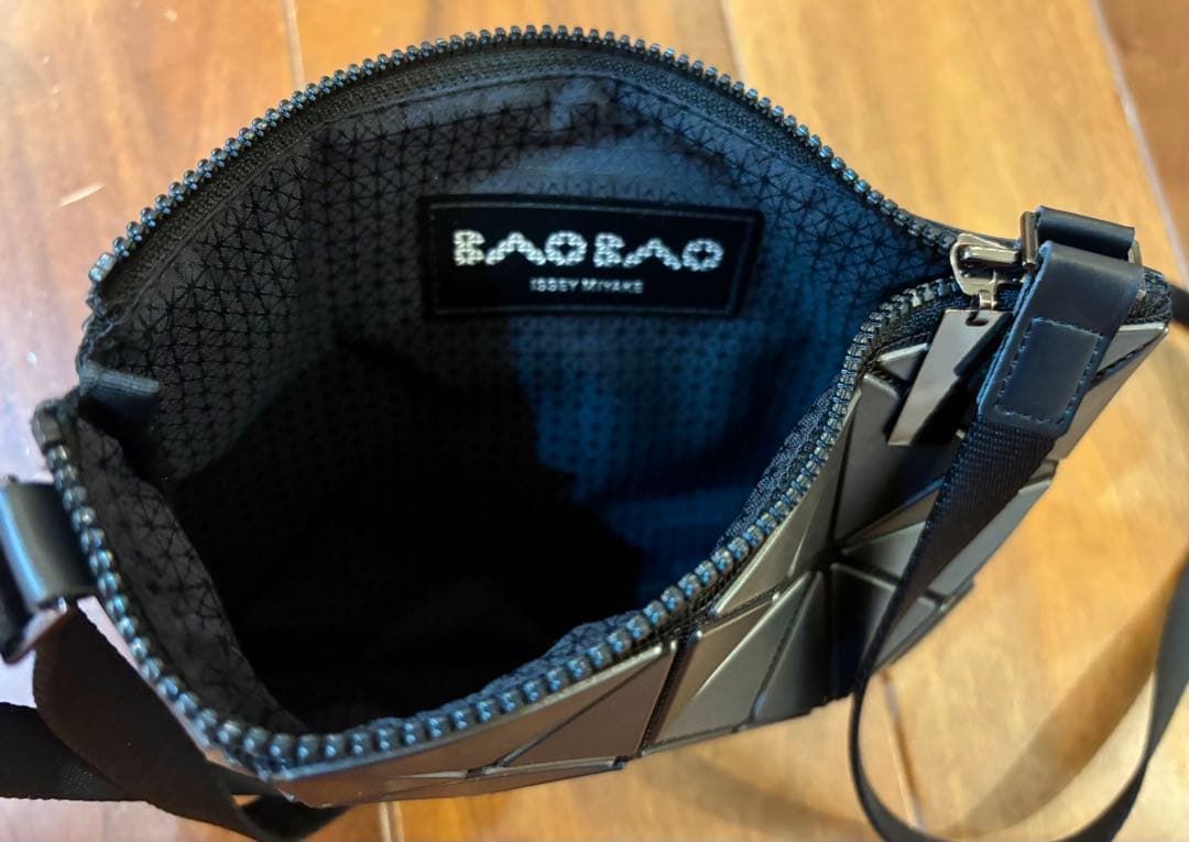 BAOBAO Lucent llic Gunl ショルダーバッグ