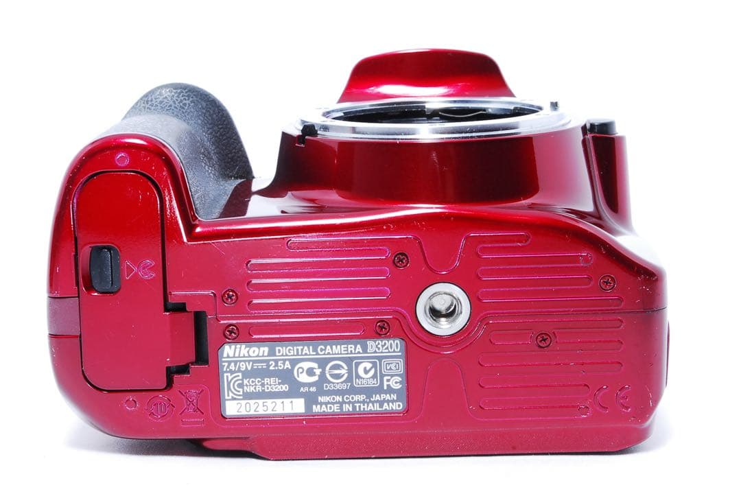 人気カラー◆Nikon D3200◆一眼レフカメラ◆手振れ補正搭載◆すぐ使える◆