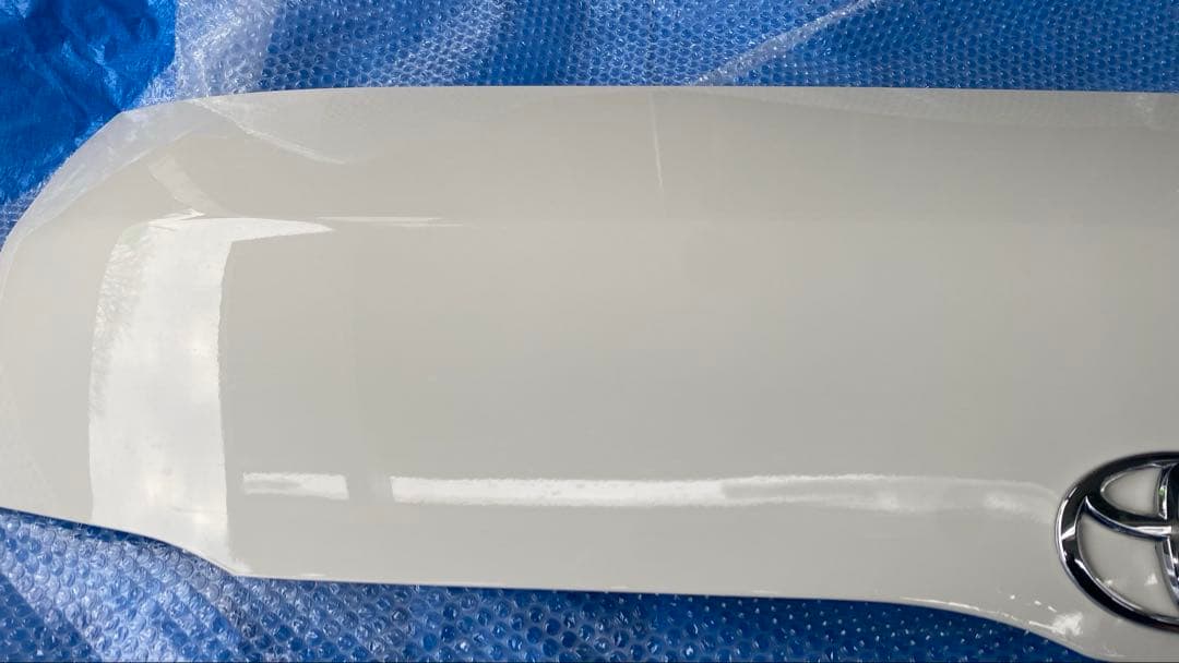 200系ハイエース 純正ボンネット 058ホワイト