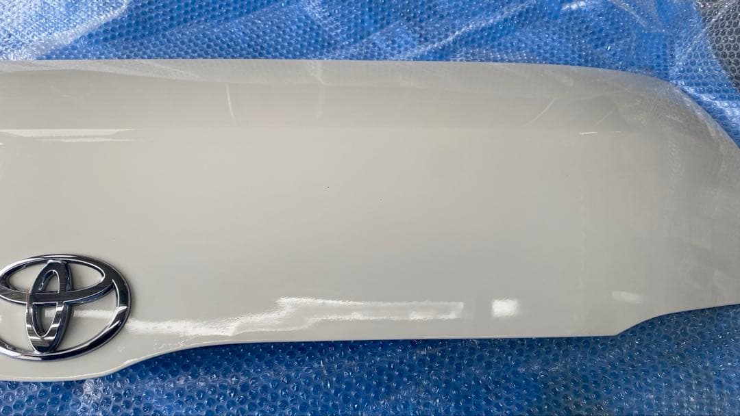 200系ハイエース 純正ボンネット 058ホワイト