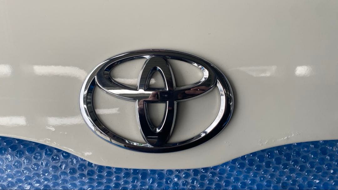 200系ハイエース 純正ボンネット 058ホワイト