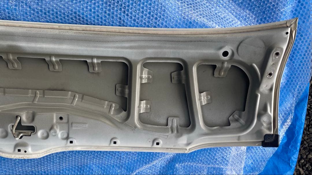 200系ハイエース 純正ボンネット 058ホワイト