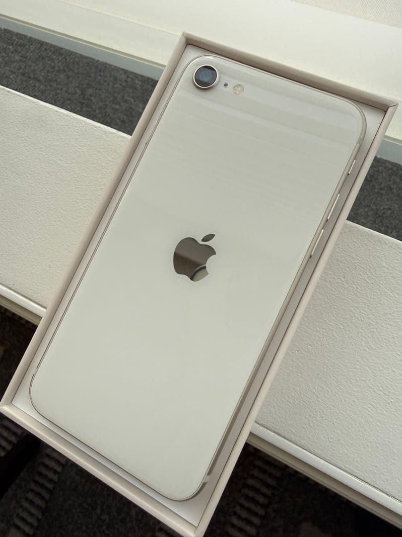 iPhone SE 第3世代 256GB スターライト SIMフリー 本体 海外