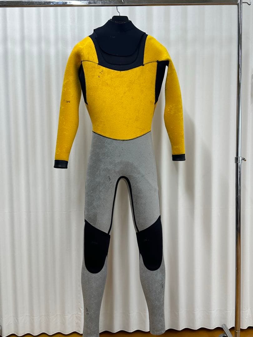 セミドライ　オールブラック　5/3mm チェストジップ　M