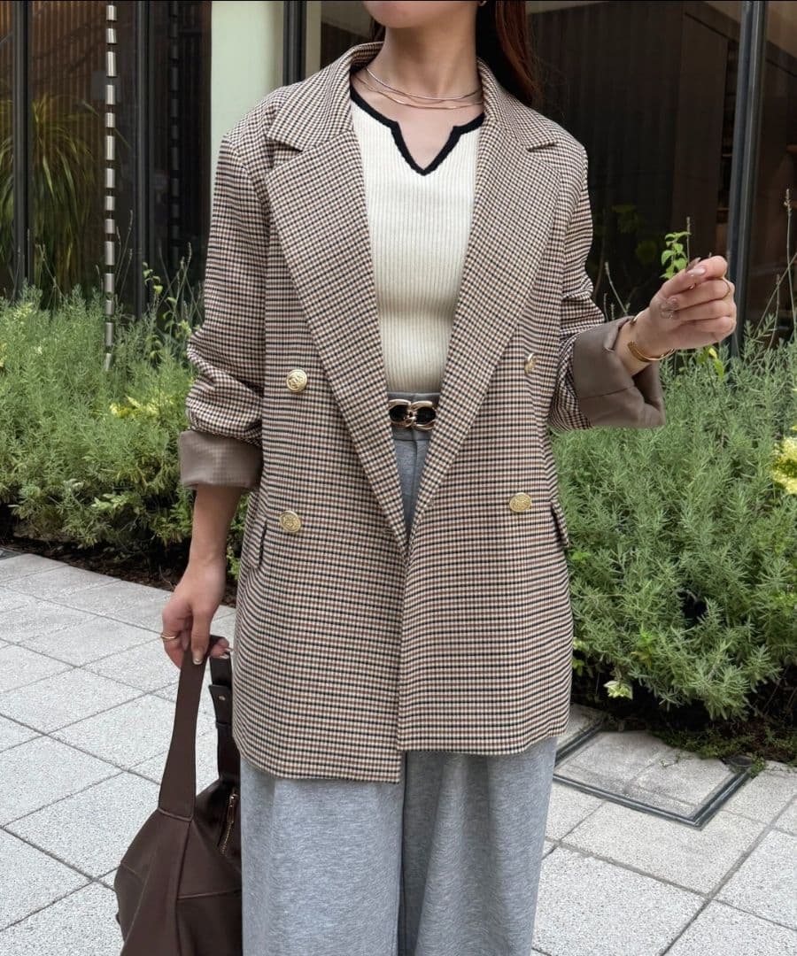 Thevon GOLDボタンテーラードジャケット