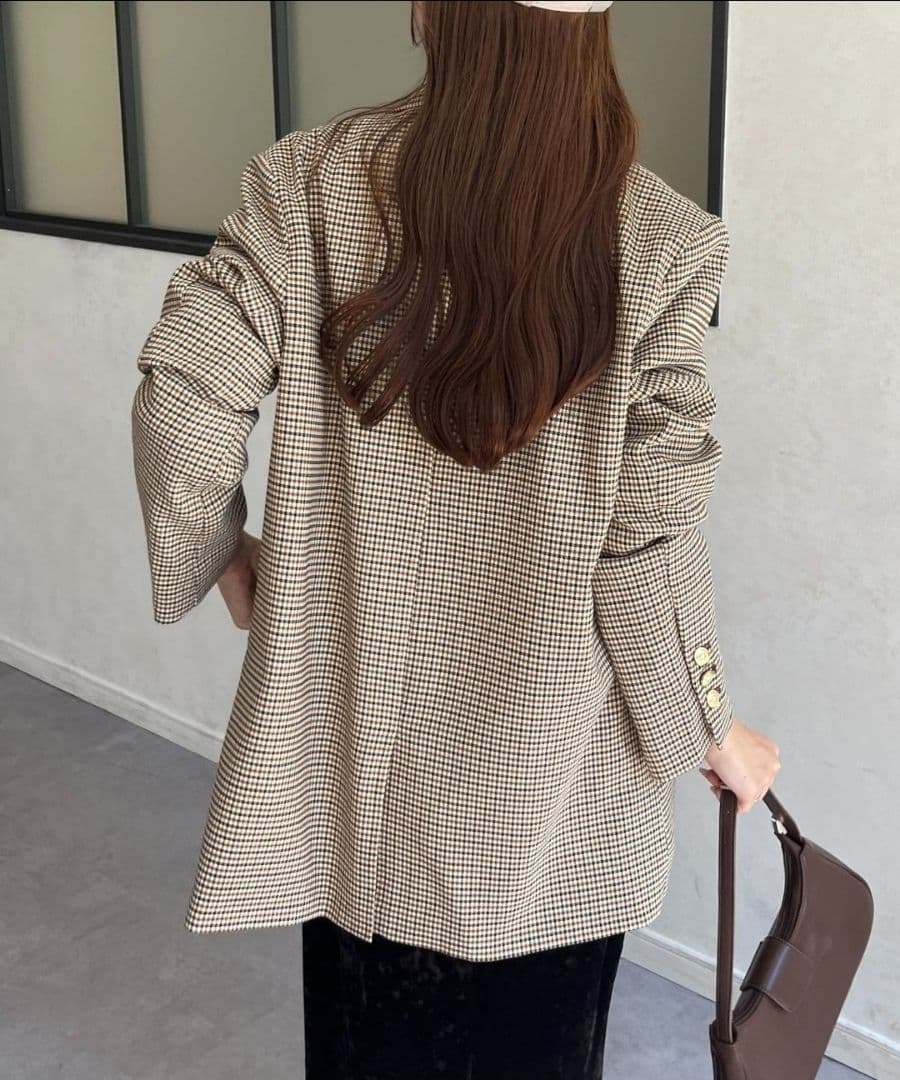 Thevon GOLDボタンテーラードジャケット